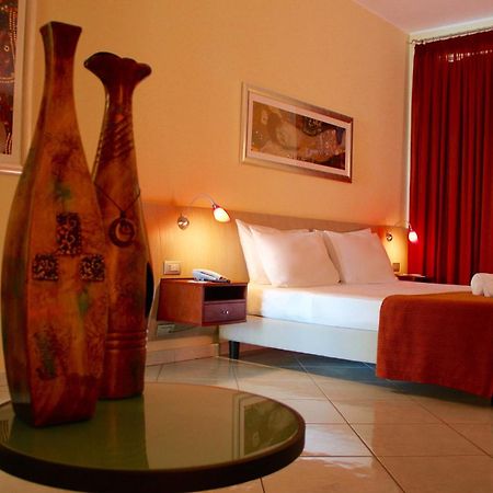 Meridian Hotel Гуардия-Пьемонтезе Экстерьер фото