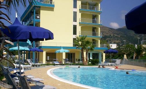 Meridian Hotel Гуардия-Пьемонтезе Экстерьер фото